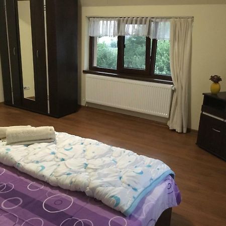 Casa In Zona Linistita, Campia Turzii Cîmpia Turzii Exterior foto