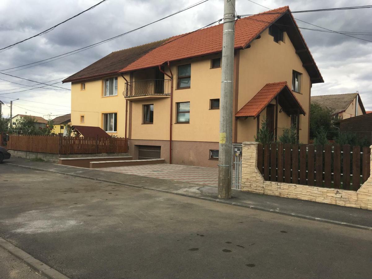 Casa In Zona Linistita, Campia Turzii Cîmpia Turzii Exterior foto